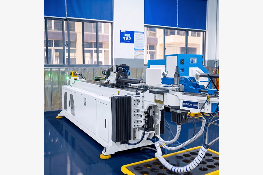 CNC-Rohrbiegemaschine